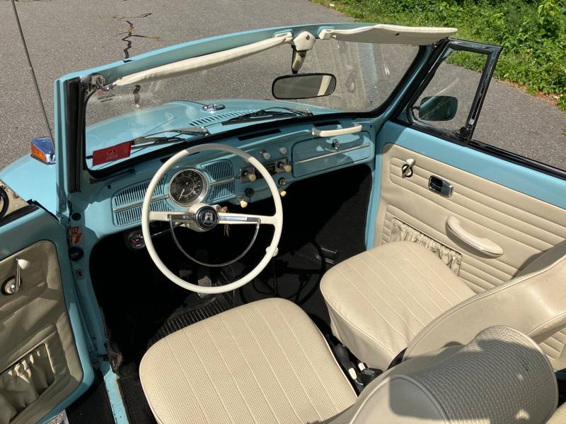 Volkswagen-beetle-convertible-1970-blue-16