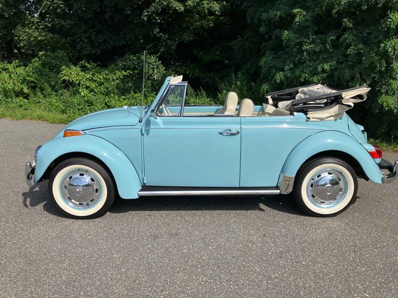 Volkswagen-beetle-convertible-1970-blue-2