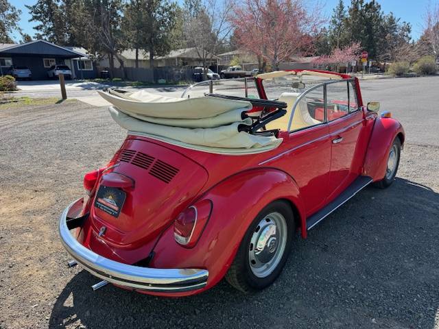 Volkswagen-beetle-convertible-1972-red-11