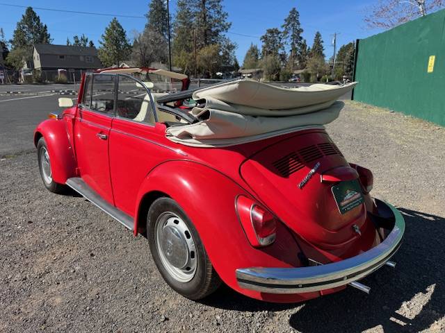 Volkswagen-beetle-convertible-1972-red-15