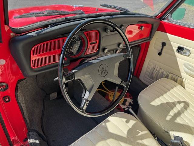 Volkswagen-beetle-convertible-1972-red-17