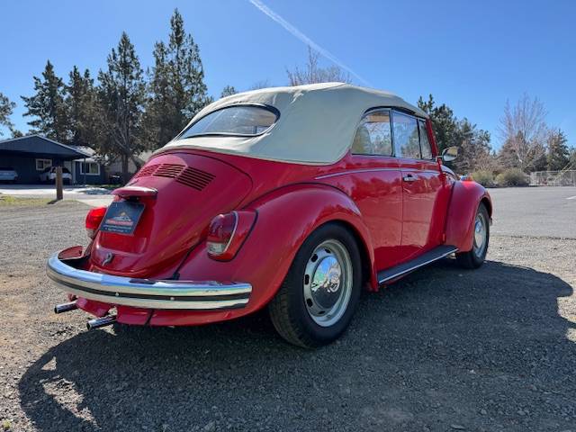Volkswagen-beetle-convertible-1972-red-8