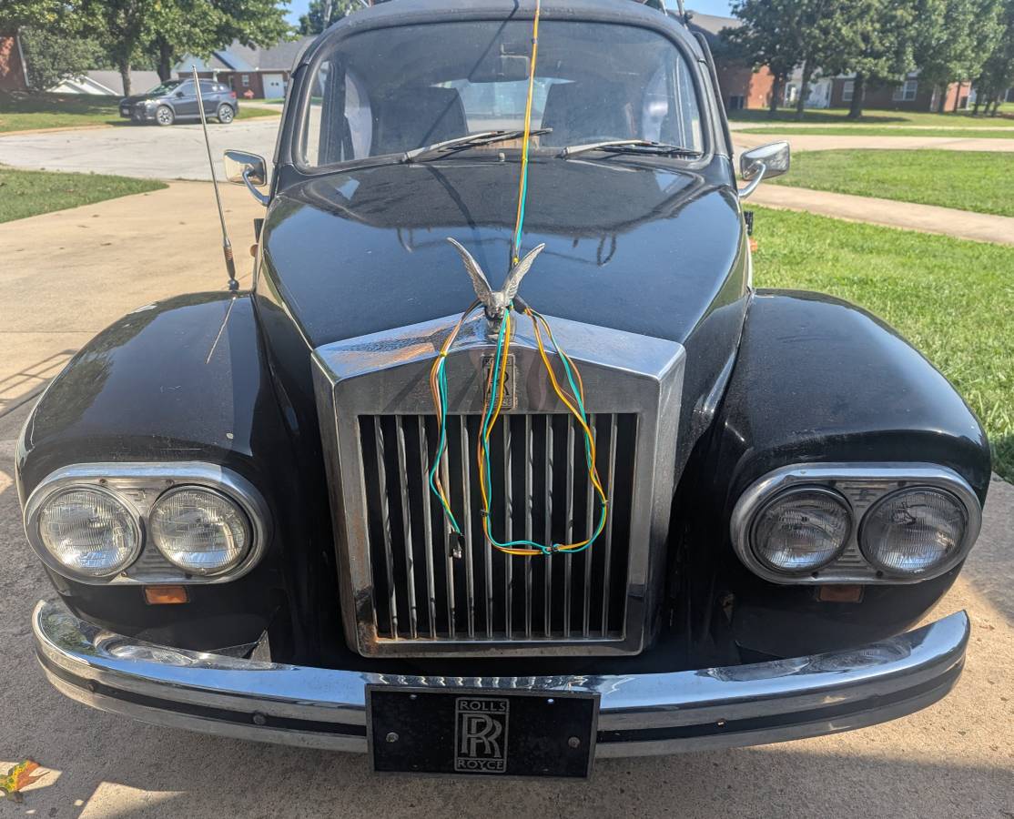 Volkswagen-beetle-rolls-royce-1969-black