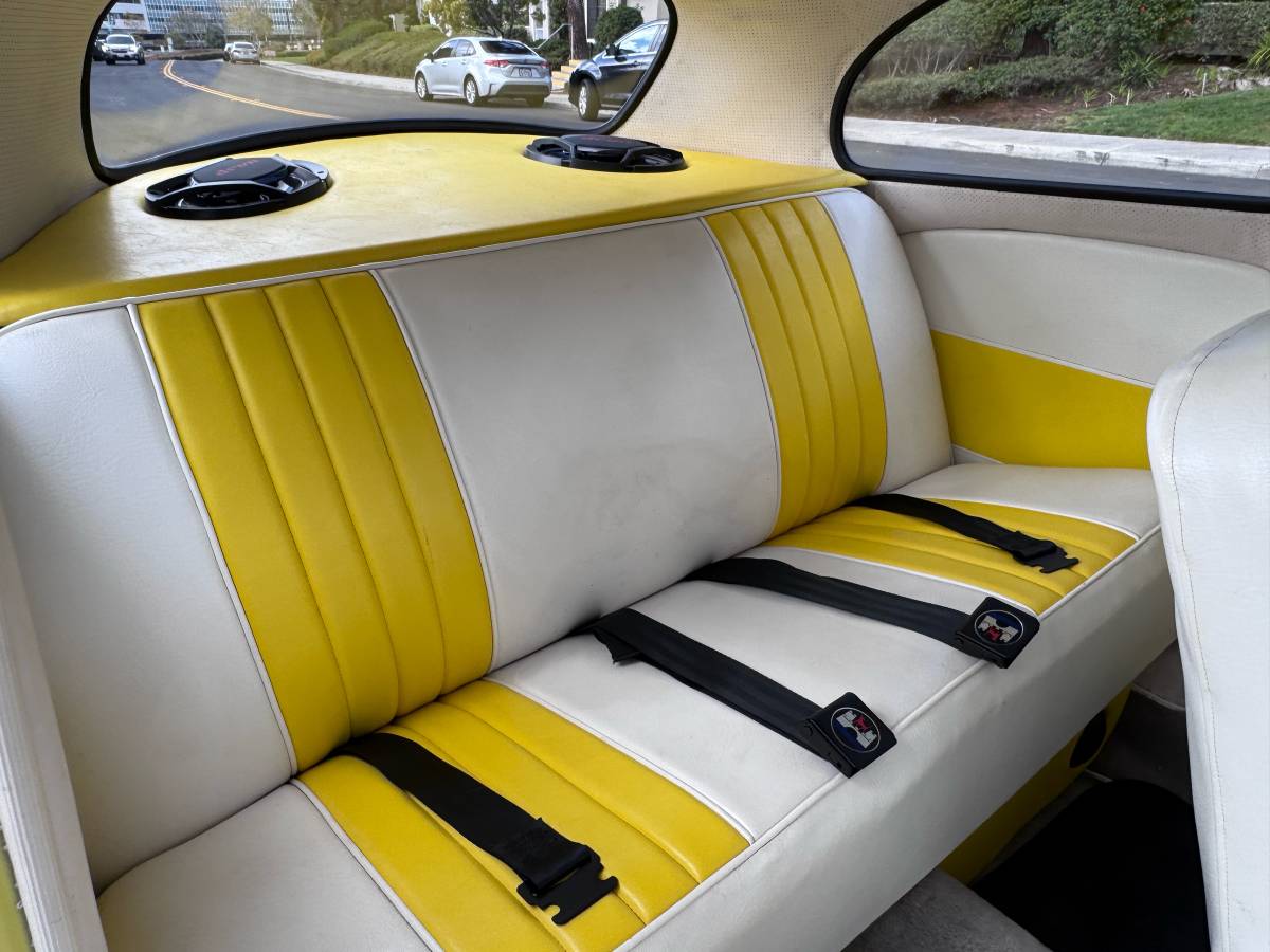 Volkswagen-bug-beetle-1963-yellow-4