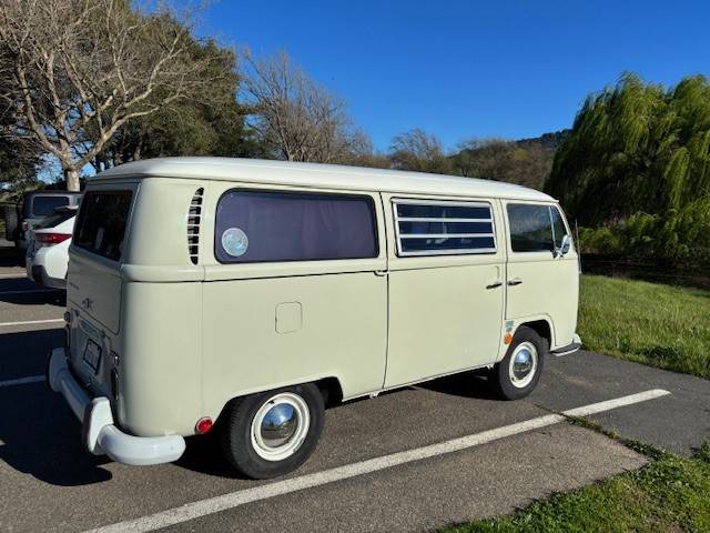 Volkswagen-bus-1969-2