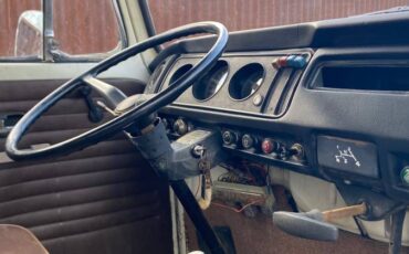 Volkswagen-bus-1971-5