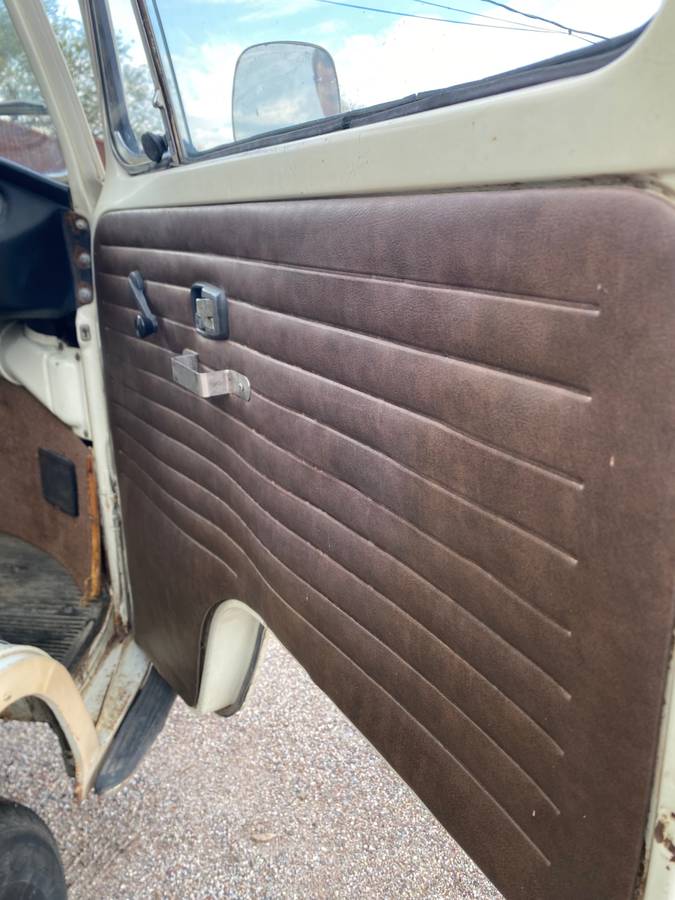 Volkswagen-bus-1971-5