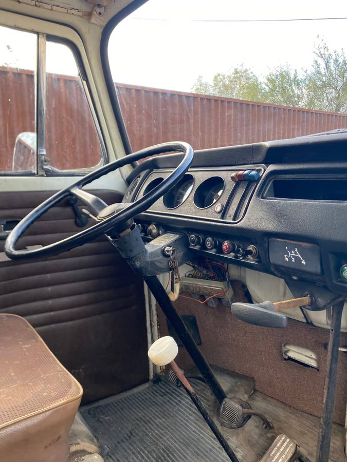 Volkswagen-bus-1971-7