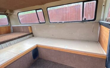 Volkswagen-bus-1971-8