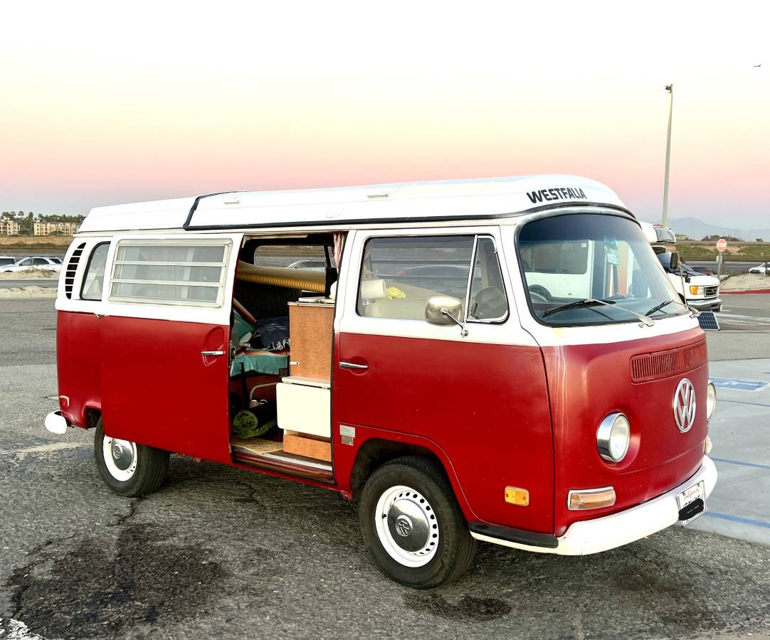 Volkswagen-bus-1971-red-1