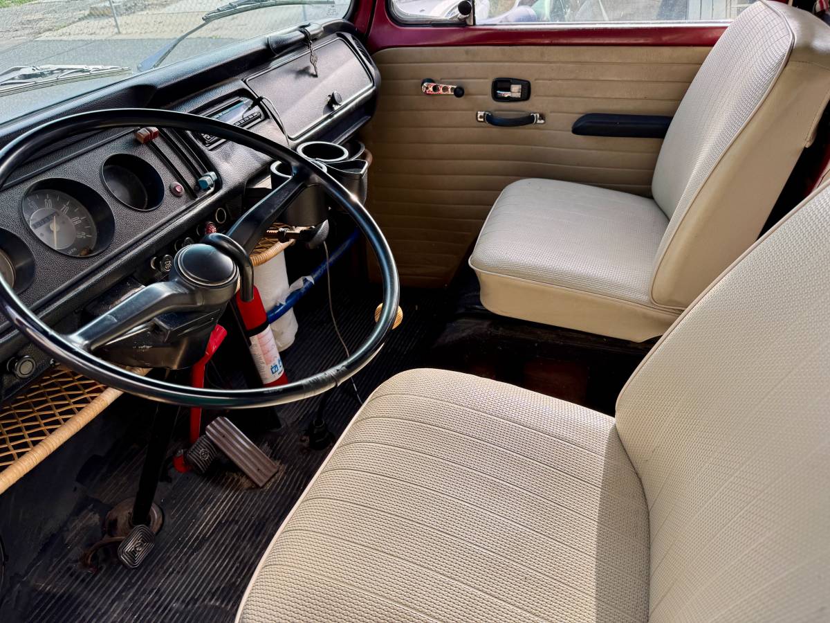 Volkswagen-bus-1971-red-11