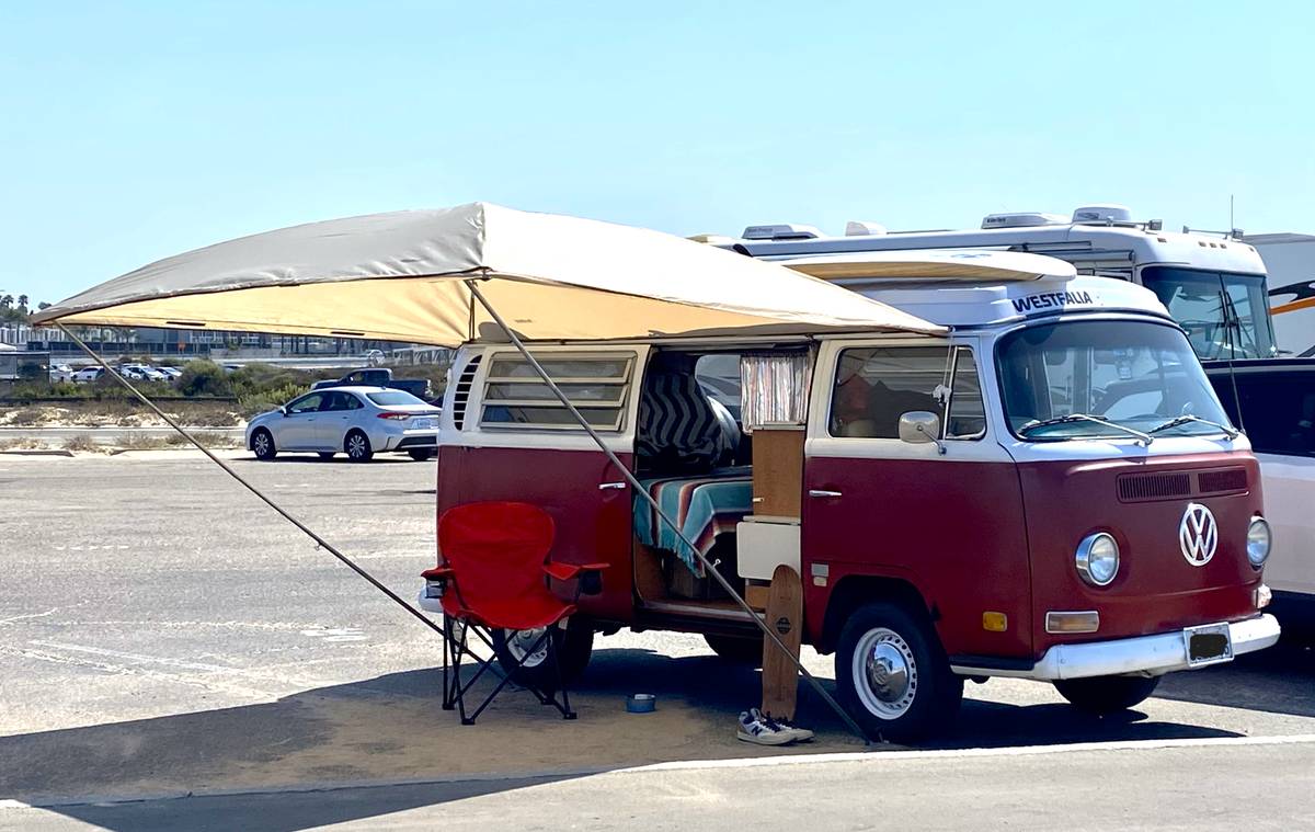Volkswagen-bus-1971-red-2