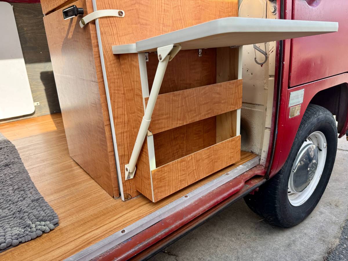 Volkswagen-bus-1971-red-20