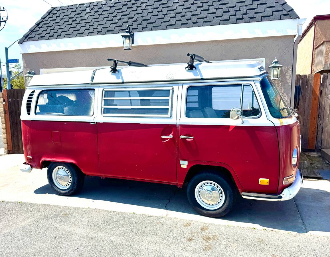 Volkswagen-bus-1971-red-3