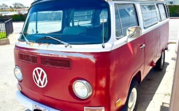 Volkswagen-bus-1971-red-5