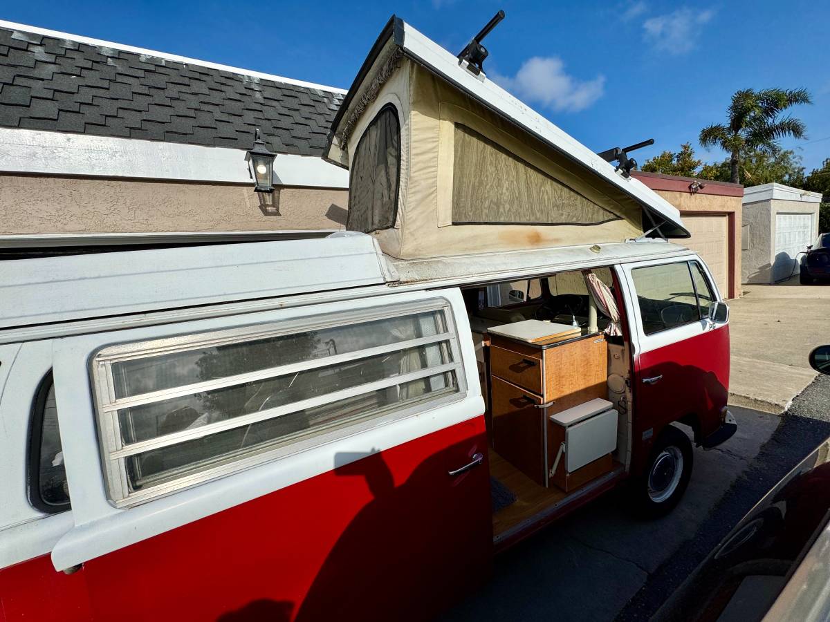 Volkswagen-bus-1971-red-9