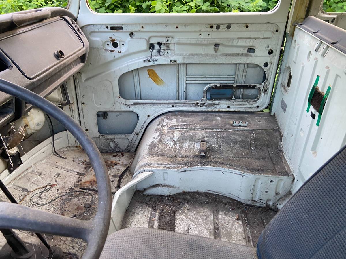 Volkswagen-bus-1972-13