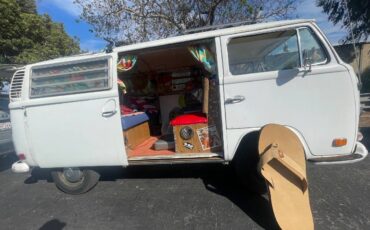 Volkswagen-bus-1972-white-1