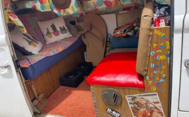 Volkswagen-bus-1972-white-3