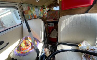 Volkswagen-bus-1972-white-6