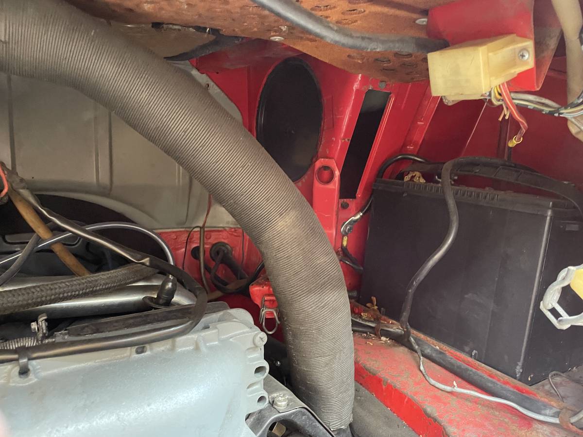 Volkswagen-bus-1977-red-10