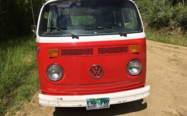 Volkswagen-bus-1977-red-2