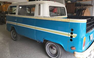 Volkswagen-bus-1978-blue-1