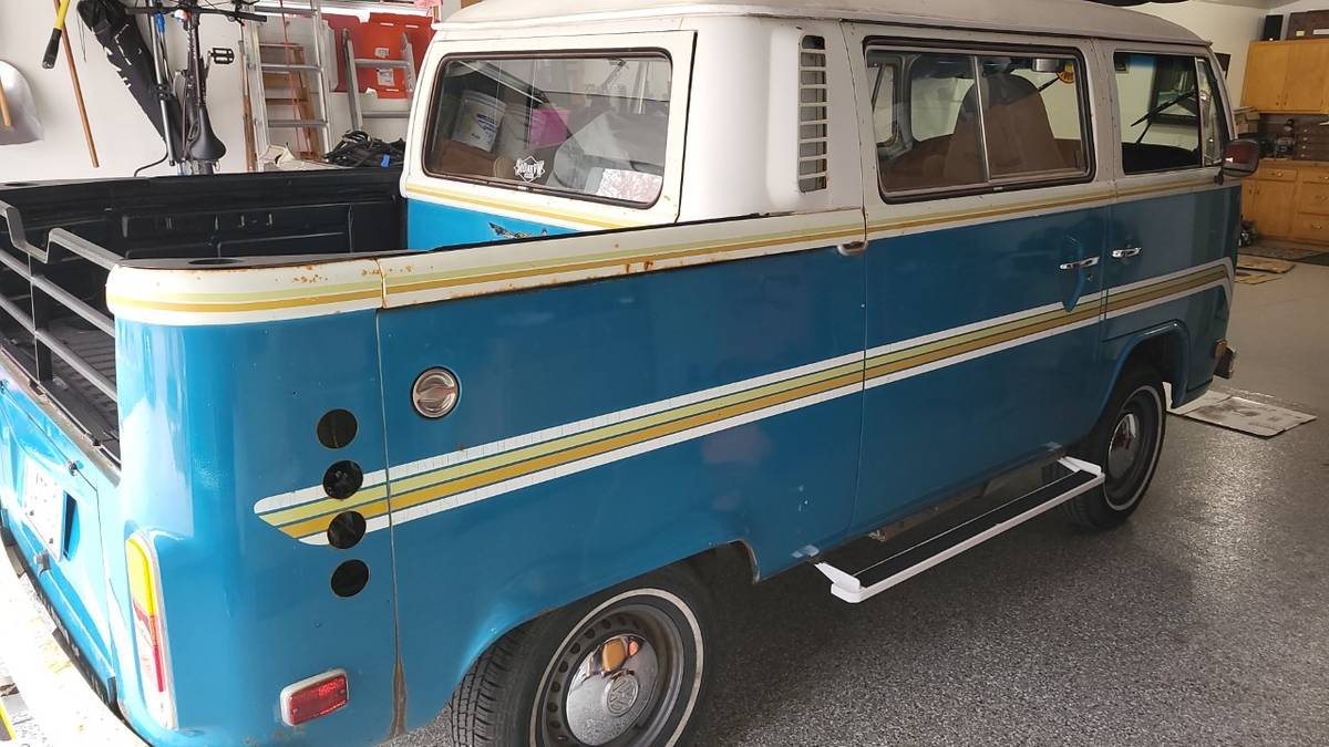 Volkswagen-bus-1978-blue-2
