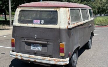 Volkswagen-bus-1978-brown-10