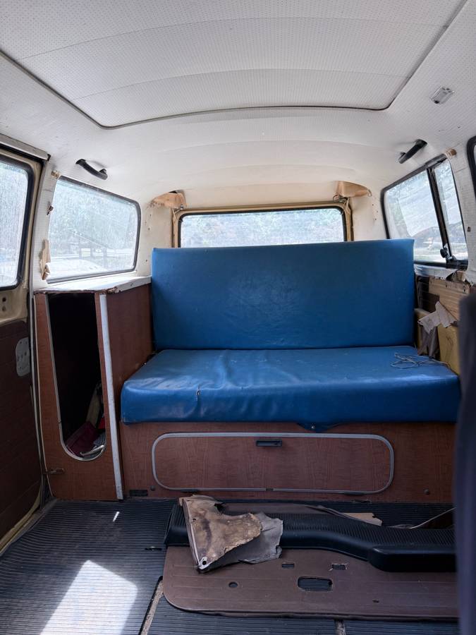 Volkswagen-bus-1978-brown-11
