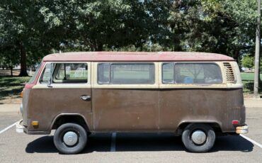 Volkswagen-bus-1978-brown-3