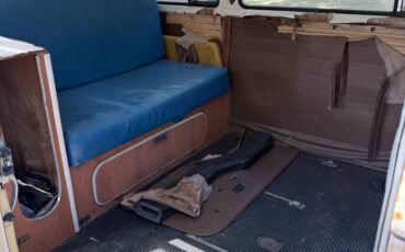 Volkswagen-bus-1978-brown