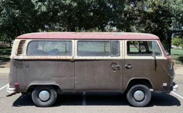 Volkswagen-bus-1978-brown-4