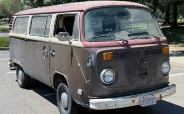 Volkswagen-bus-1978-brown-9