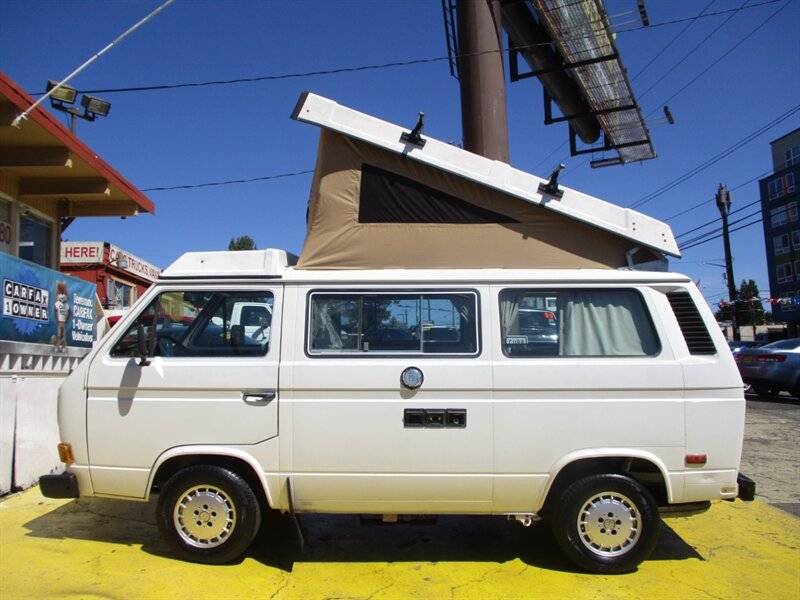 Volkswagen-busvanagon-camper-1982-white-15