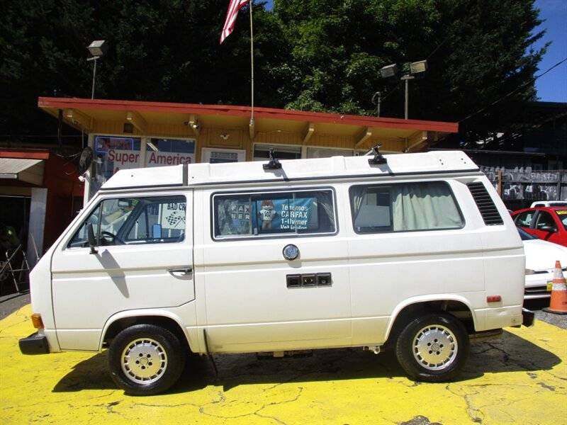 Volkswagen-busvanagon-camper-1982-white-16