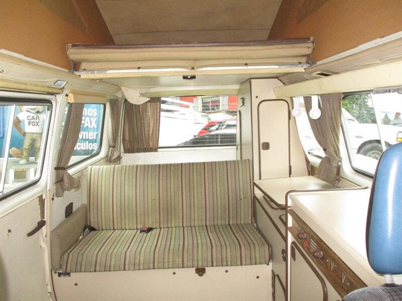 Volkswagen-busvanagon-camper-1982-white-20