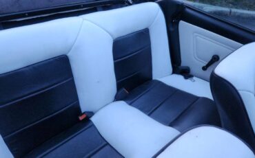 Volkswagen-cabrio-1985-orange-16