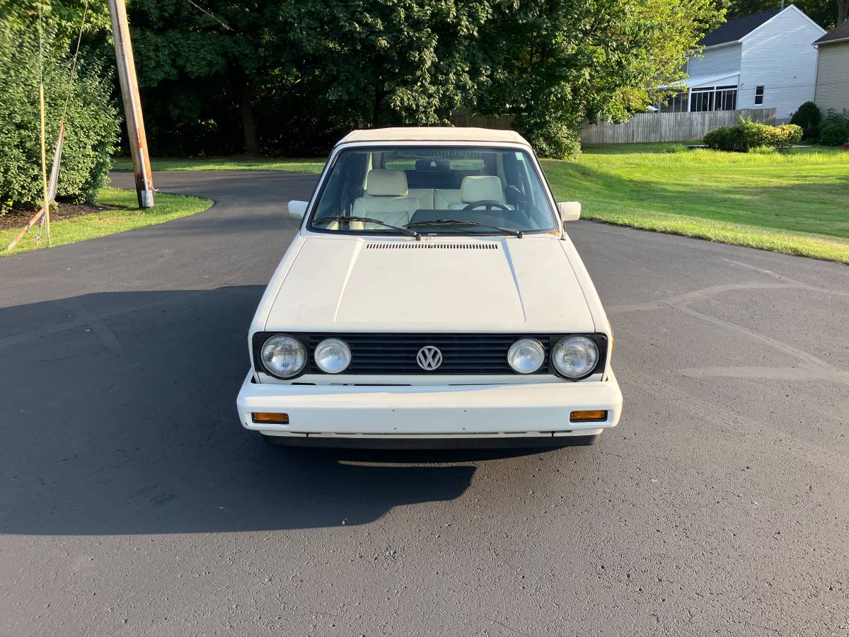 Volkswagen-cabrio-1991-white-3