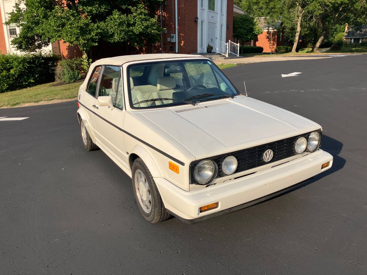 Volkswagen-cabrio-1991-white-4