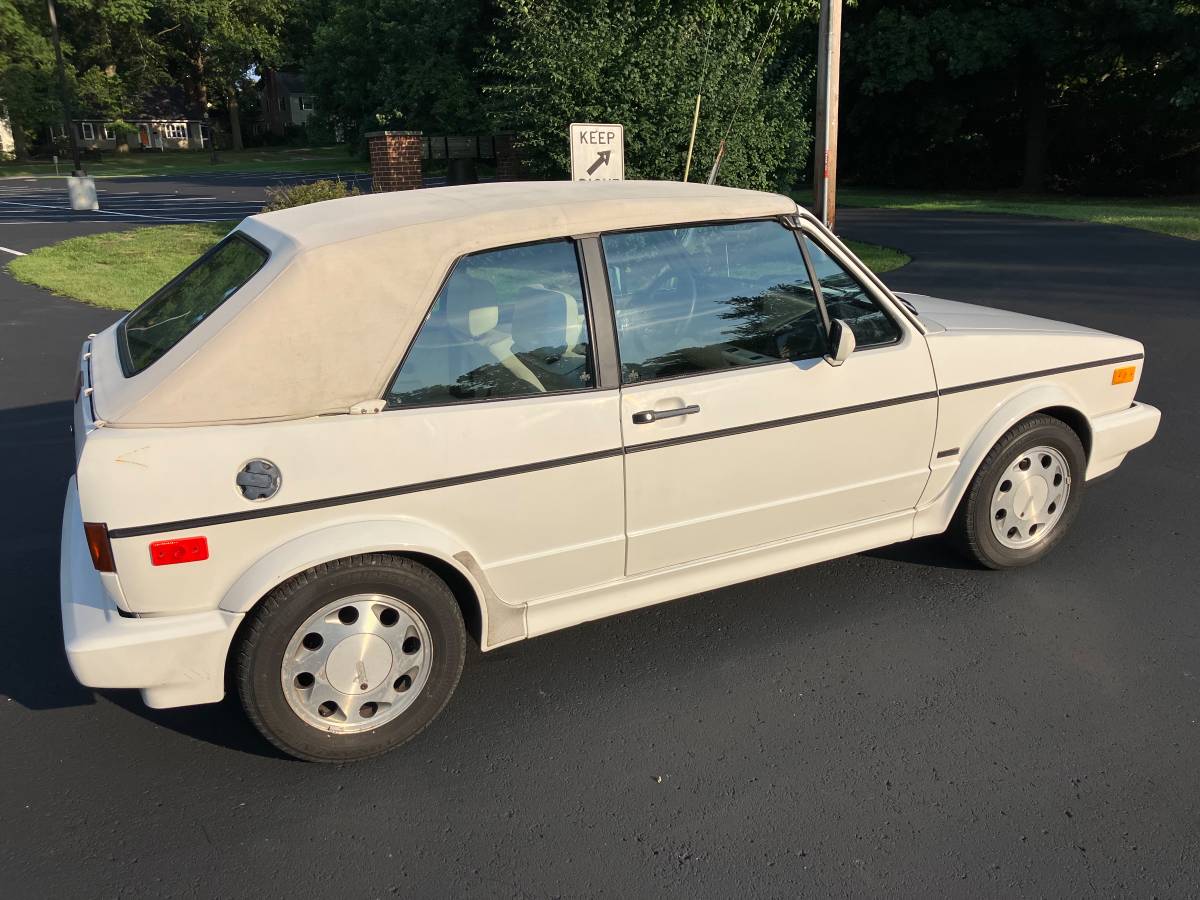 Volkswagen-cabrio-1991-white-5