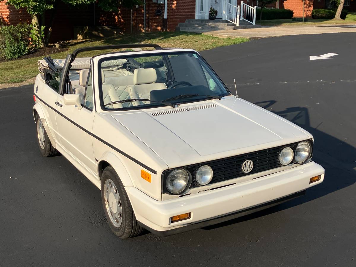 Volkswagen-cabrio-1991-white
