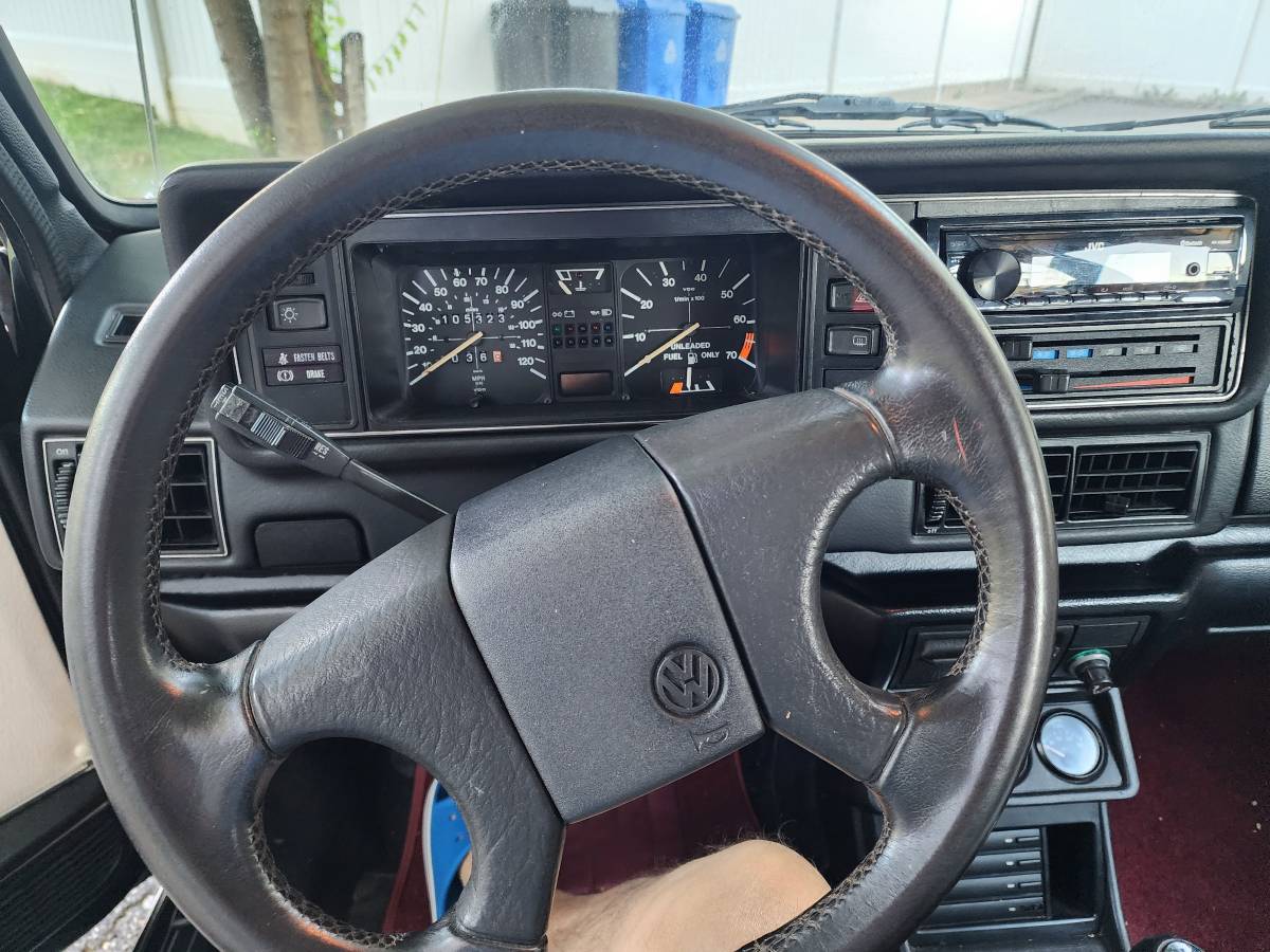 Volkswagen-cabriolet-1988-1