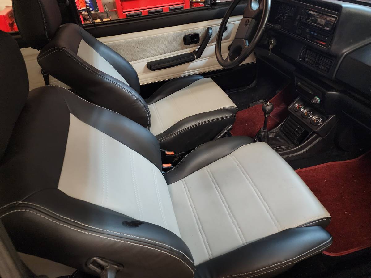 Volkswagen-cabriolet-1988-10