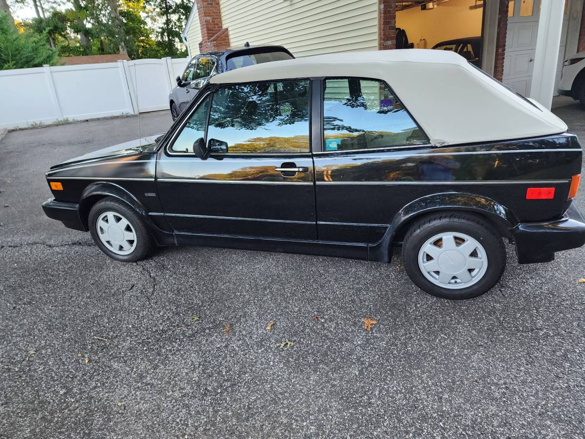 Volkswagen-cabriolet-1988-3