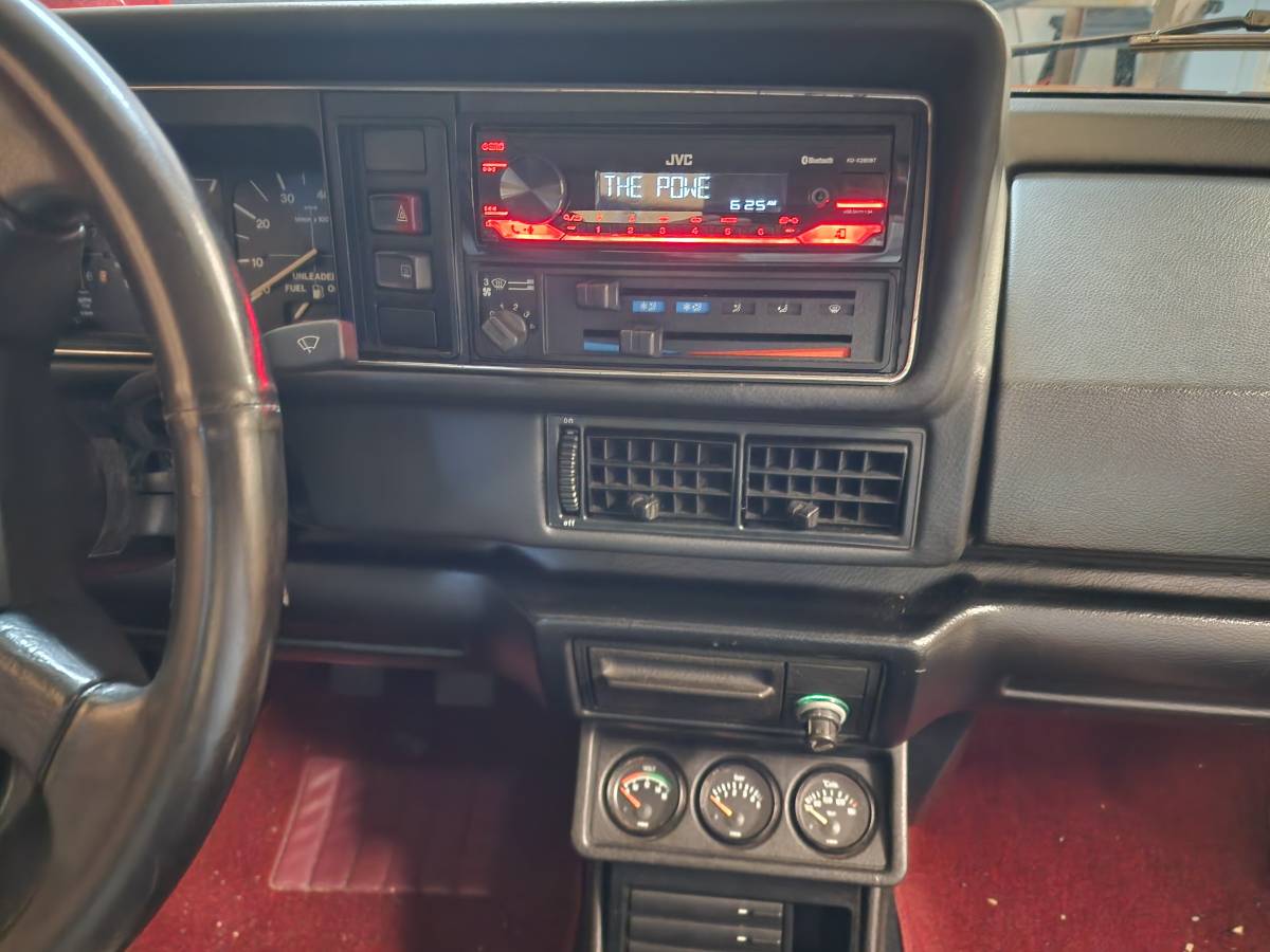 Volkswagen-cabriolet-1988-8