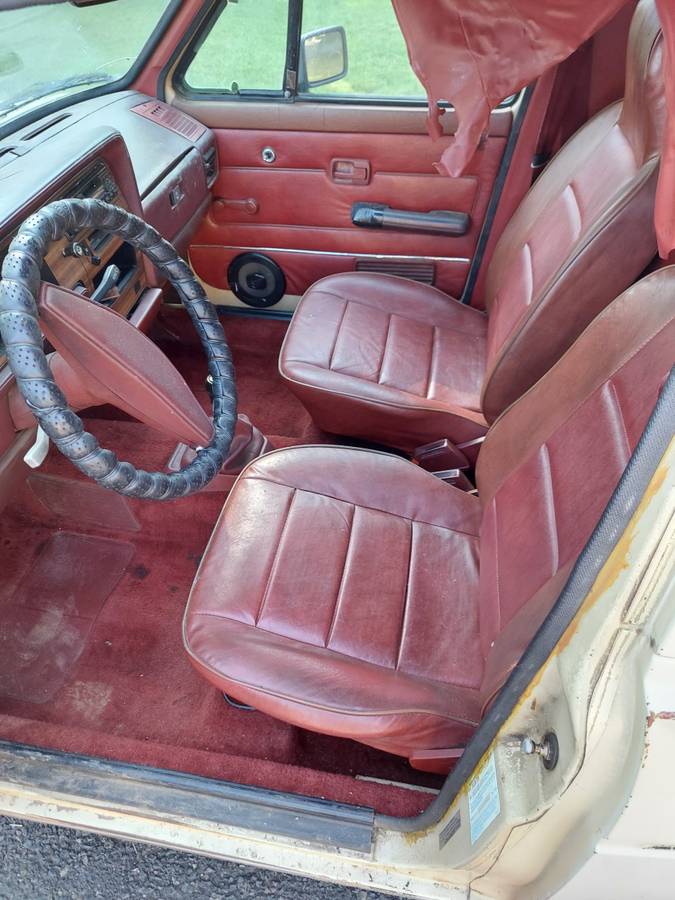 Volkswagen-caddy-diesel-1982-1