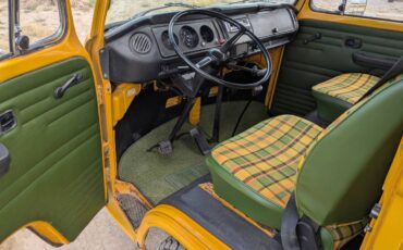Volkswagen-camper-bus-1976-2