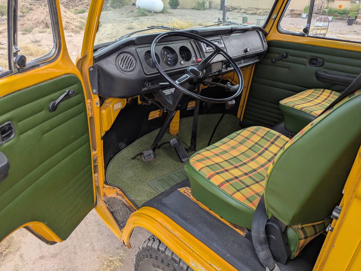 Volkswagen-camper-bus-1976-2