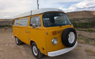 Volkswagen-camper-bus-1976-3